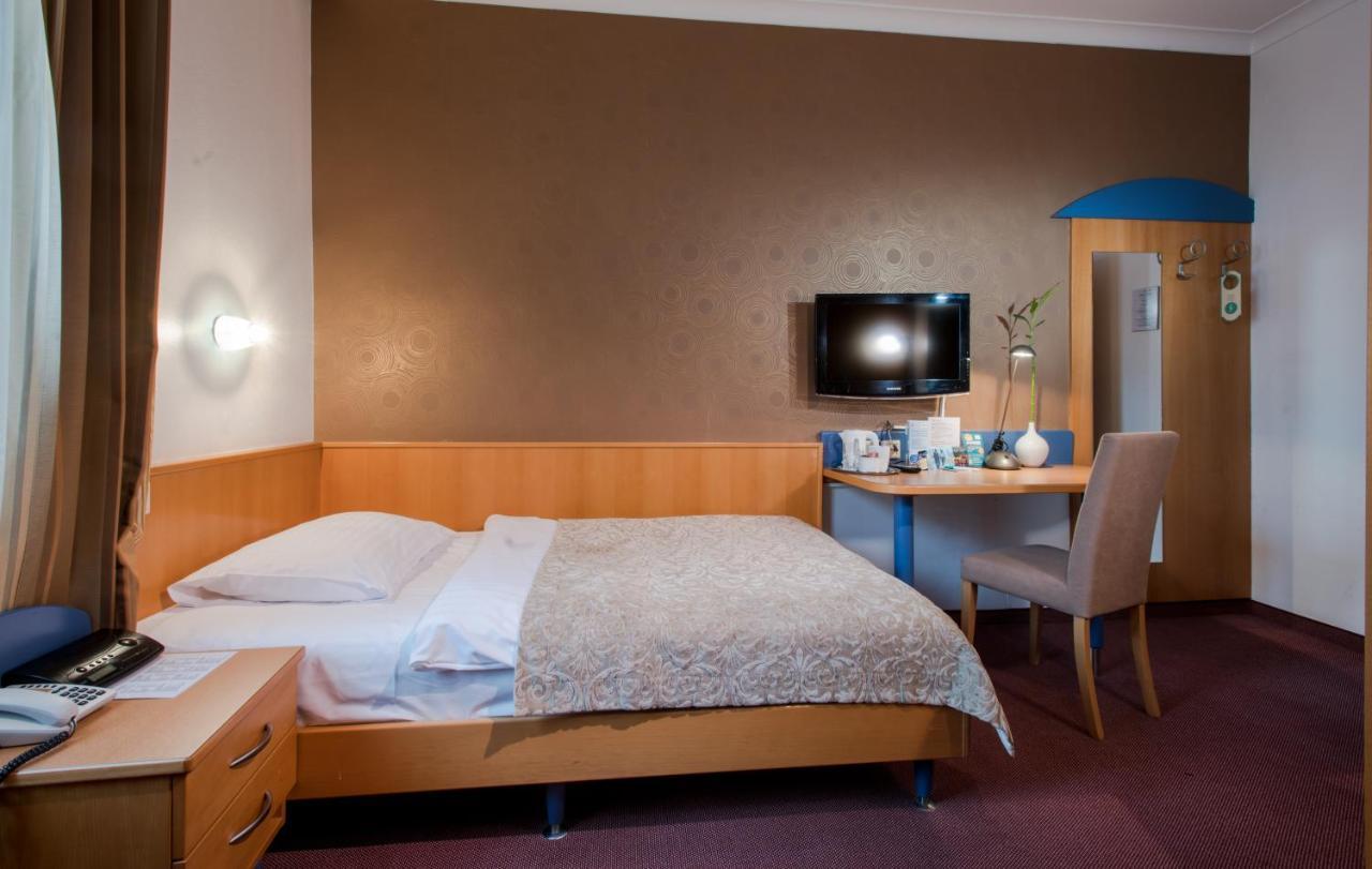 Hotel Geyer Клагенфурте Экстерьер фото
