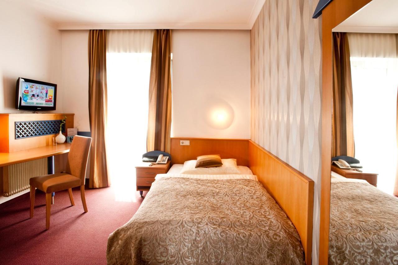 Hotel Geyer Клагенфурте Экстерьер фото